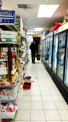 Grocery Store «Shree Gopu Grocery», reviews and photos, 295 Daniel Webster Hwy #6, Nashua, NH 03060, USA