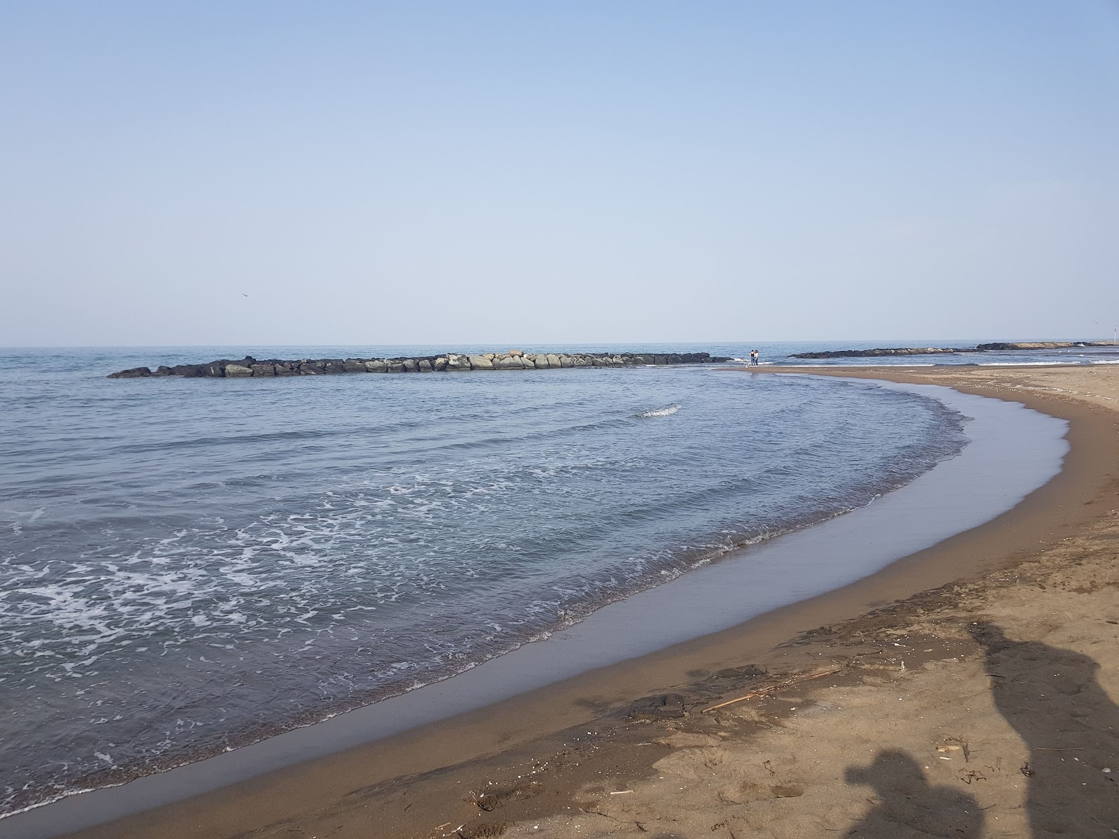 Foto von Altinordu Beach mit beiger sand Oberfläche