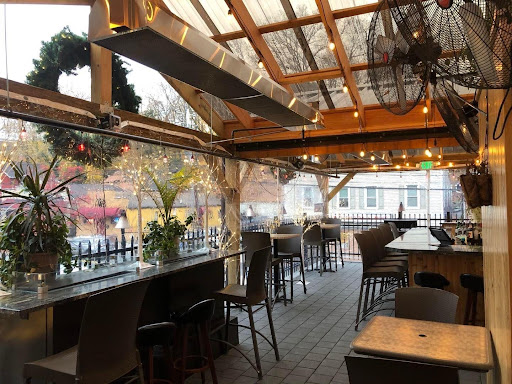 Pizza Restaurant «Caloroso Eatery & Bar», reviews and photos, 100 Center St, Shelton, CT 06484, USA