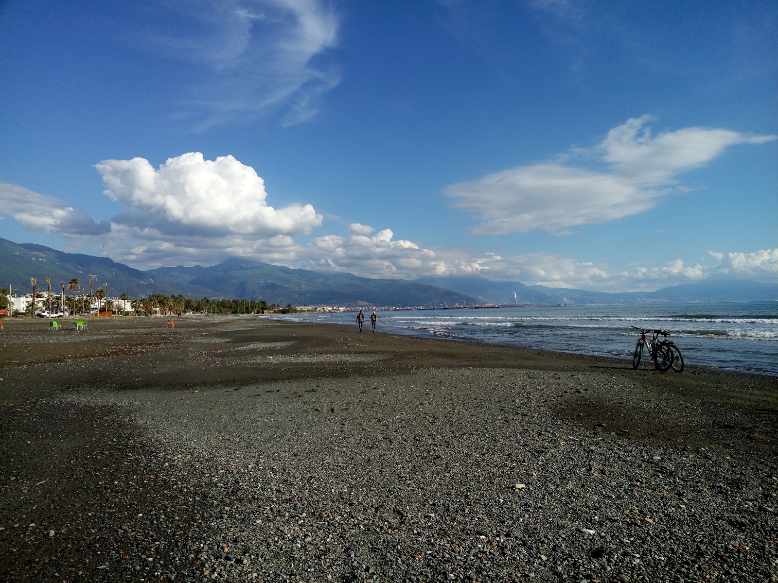 Foto de Dortyol beach com areia bege superfície