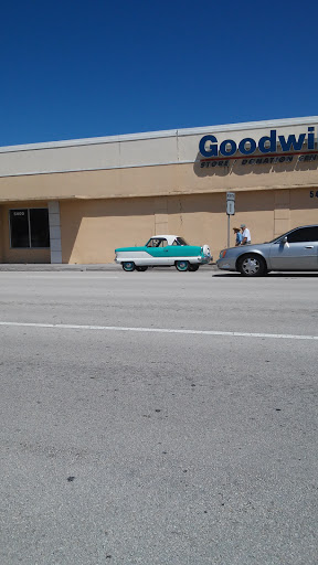 Thrift Store «Goodwill West Palm Beach/South Dixie Store & Donation Center», reviews and photos