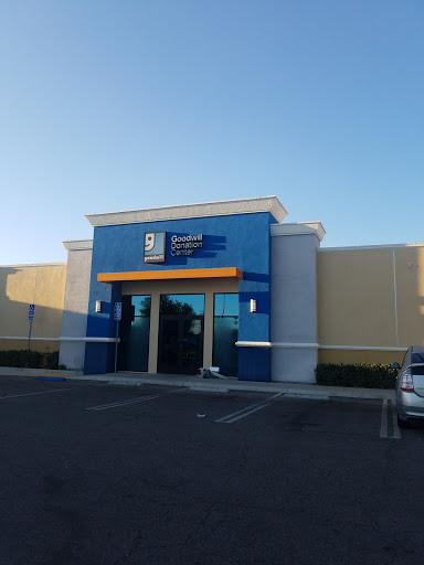 Thrift Store «Goodwill - Panorama City», reviews and photos, 14565 Lanark St, Panorama City, CA 91402, USA