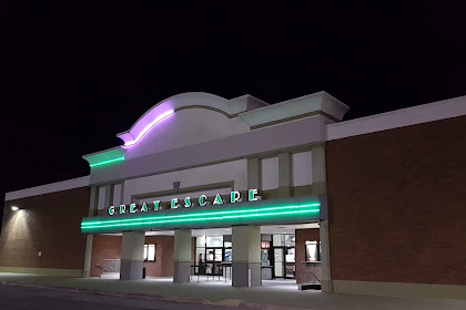 regal bowling green movie theater