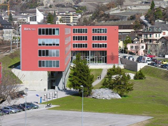 Rezensionen über University of Applied Sciences Western Switzerland - Valais in Sitten - Universität