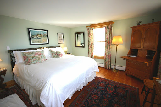 Bed & Breakfast «Highland Lake Inn», reviews and photos, 32 Maple St, Andover, NH 03216, USA