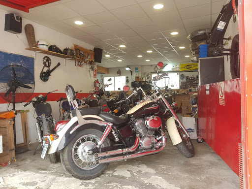 Comprar accesorios para motos en Murcia de 2024