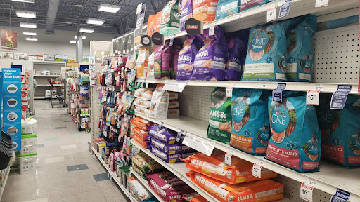 Pet Supply Store «Petco Animal Supplies», reviews and photos, 629 E Dundee Rd, Palatine, IL 60067, USA