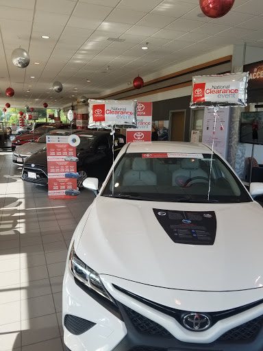 Toyota Dealer «Maplewood Toyota», reviews and photos, 2873 Maplewood Dr, Maplewood, MN 55109, USA