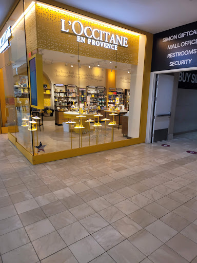 Shopping Mall «Walt Whitman Shops», reviews and photos, 160 Walt Whitman Rd, Huntington Station, NY 11746, USA