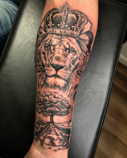 Explore sunflower arm tattoo ideas, creative tattoo ideas in Vidalia, available at Studioxviii