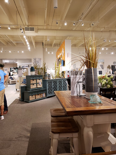Furniture Store «Ashley HomeStore», reviews and photos, 18780 S Dixie Hwy, Cutler Bay, FL 33157, USA