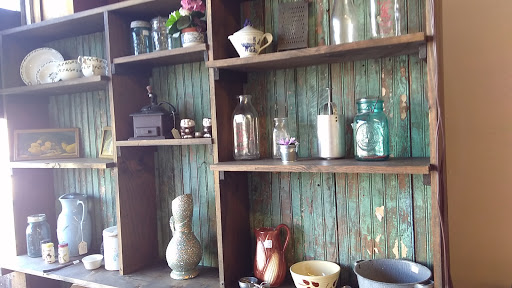 Antique Store «Downtown Antiques Mall», reviews and photos, 1 Court Square, West Plains, MO 65775, USA