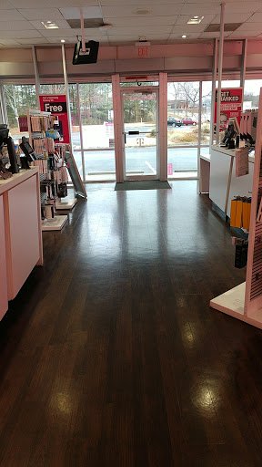 Cell Phone Store «T-Mobile», reviews and photos, 4825 Sugarloaf Pkwy j, Lawrenceville, GA 30044, USA