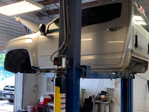 Auto Body Shop «Harvey’s Paint and Body», reviews and photos, 4300 Maple Ave, Dallas, TX 75219, USA