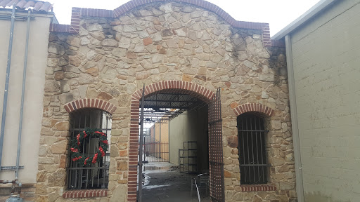 Thrift Store «Twice As Nice Resale of Denton», reviews and photos, 413 E Oak St, Denton, TX 76201, USA