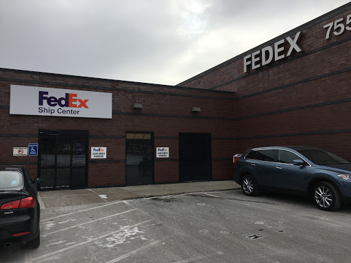 Shipping and Mailing Service «FedEx Ship Center», reviews and photos, 7555 Meridian Cir N, Maple Grove, MN 55369, USA