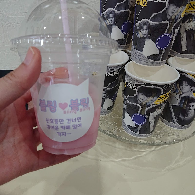 K-POP CAFE Bling Bling