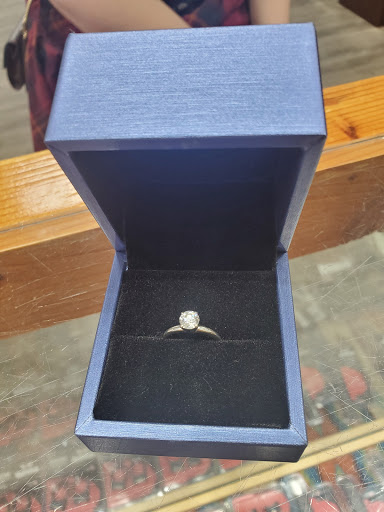 Pawn Shop «Ohio Gold & Pawn LLC», reviews and photos, 3970 Everhard Rd NW, Canton, OH 44709, USA