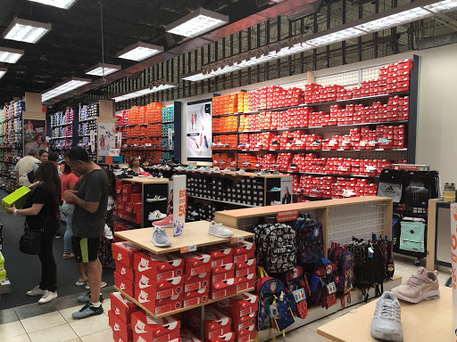 Shoe Store «Rack Room Shoes», reviews and photos, 12801 W Sunrise Blvd #293, Sunrise, FL 33323, USA