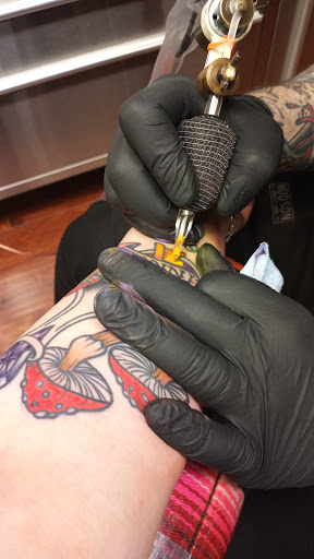 Tattoo Shop «Silver City Tattoo & Piercing», reviews and photos, 19740 Viking Ave NW, Poulsbo, WA 98370, USA