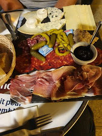 Charcuterie du Restaurant français Chez Gladines à Paris - n°12