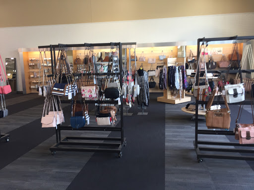 Shoe Store «DSW Designer Shoe Warehouse», reviews and photos, 520 E Waterfront Dr, Homestead, PA 15120, USA