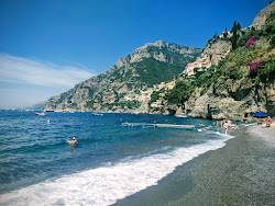 Foto van Arienzo Beach en zijn prachtige landschap