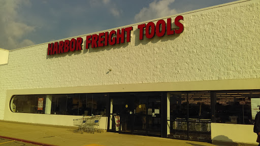 Hardware Store «Harbor Freight Tools», reviews and photos, 32706 John R Rd, Madison Heights, MI 48071, USA