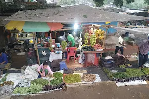 Lake Chowmuhani Market image