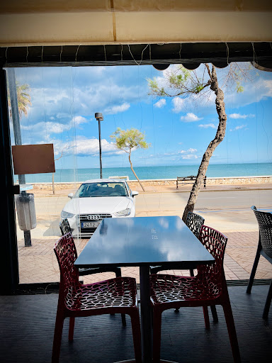 Restaurante Al Medina - P.º Marítimo Rey de España, 4, 29640 Fuengirola, Málaga