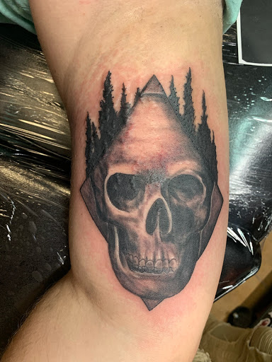 Explore diamond in the rough tattoo ideas, creative tattoo ideas in Saint Petersburg, available at Buku Tattoo Studio