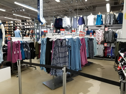 Clothing Store «Old Navy», reviews and photos, 36698 Bayside Outlet Dr, Rehoboth Beach, DE 19971, USA