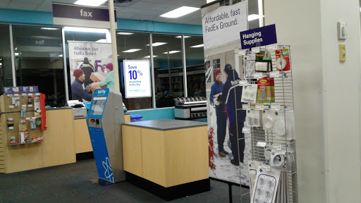 Print Shop «FedEx Office Print & Ship Center», reviews and photos, 1347 S University Dr, Plantation, FL 33324, USA