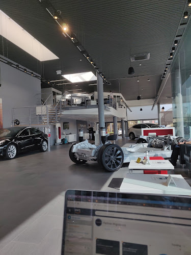 Beoordelingen van Tesla in Gent - Motorzaak