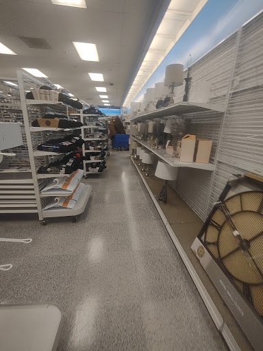 Clothing Store «Ross Dress for Less», reviews and photos, 3425 E Foothill Blvd, Pasadena, CA 91107, USA