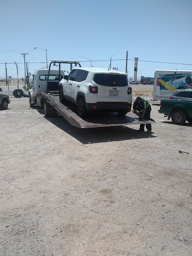 Esquivel New and Used Tires en Thermal