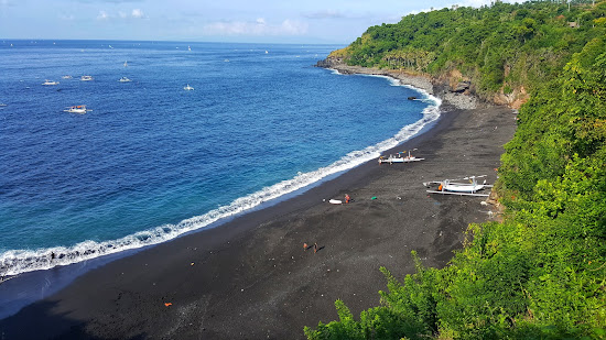 Black Sand Beach