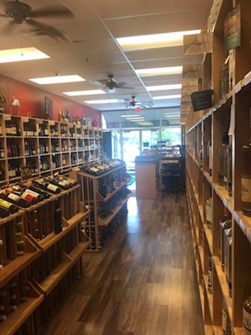 Wine Store «Red Gamay Wines & Liquors», reviews and photos, 45 Merrick Rd, Amityville, NY 11701, USA