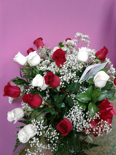 Florist «Elite Floral & Gift Shoppe», reviews and photos, 504 N Alafaya Trail #109, Orlando, FL 32828, USA