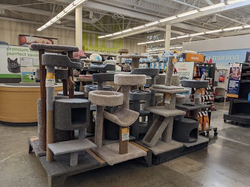 Pet Supply Store «Petco Animal Supplies», reviews and photos, 845 S Arroyo Pkwy, Pasadena, CA 91105, USA