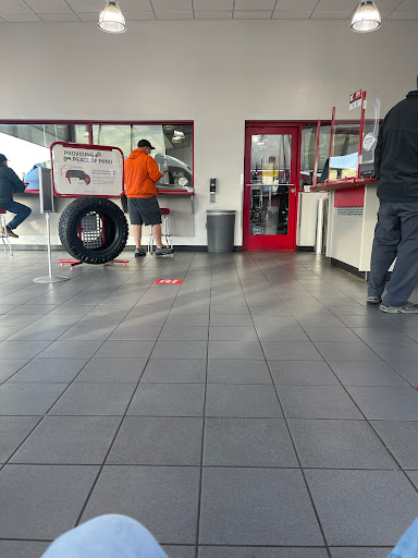 Tire Shop «Discount Tire», reviews and photos, 1470 Irving Park Rd, Hanover Park, IL 60133, USA