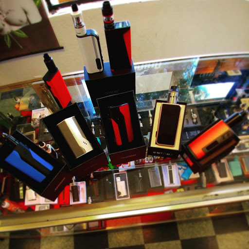 Tobacco Shop «Smoke Hut», reviews and photos, 1300 E Covell Blvd, Davis, CA 95616, USA