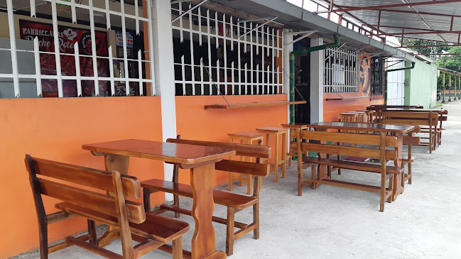 HOTEL LORENS, Av. 15 de noviembre y Tarqui, como referencia FRENTE a, Tena 150101