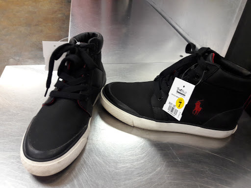 Used Clothing Store «Buffalo Exchange Austin», reviews and photos, 2904 Guadalupe St, Austin, TX 78705, USA