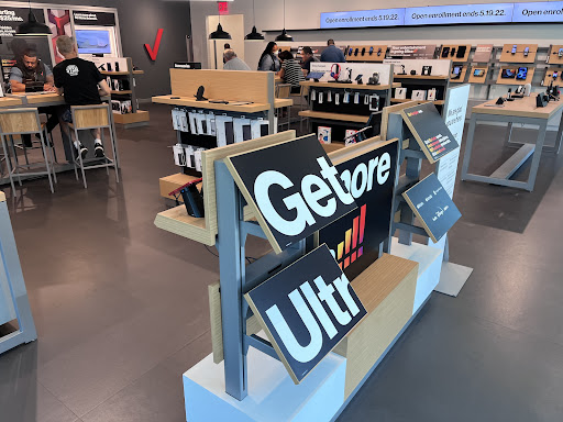 Cell Phone Store «Verizon», reviews and photos, 8931 W Atlantic Blvd, Coral Springs, FL 33071, USA