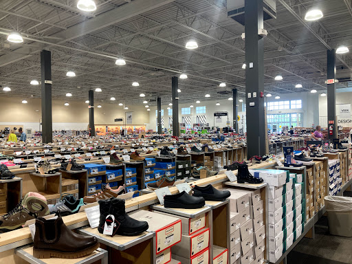 Shopping Mall «Woodbury Lakes», reviews and photos, 9020 Hudson Rd # 401, St Paul, MN 55125, USA