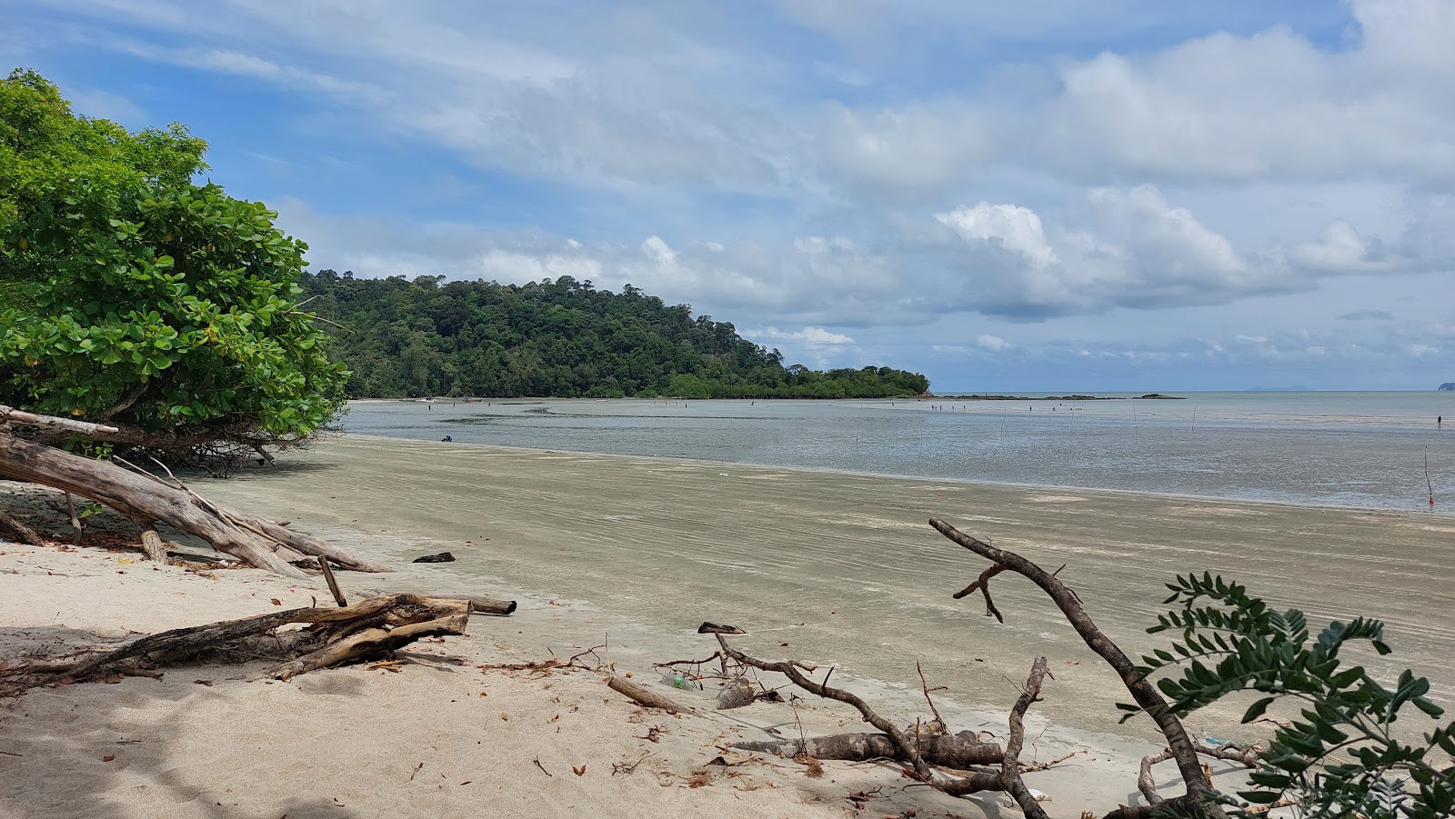 Foto af Teluk Gorek Beach med medium niveau af renlighed