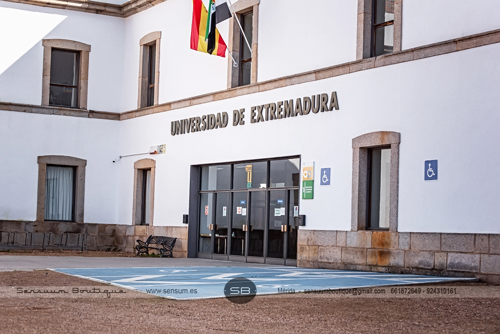 Universidad de Extremadura - Facultad de Ciencias de la Documentación y la Comunicación