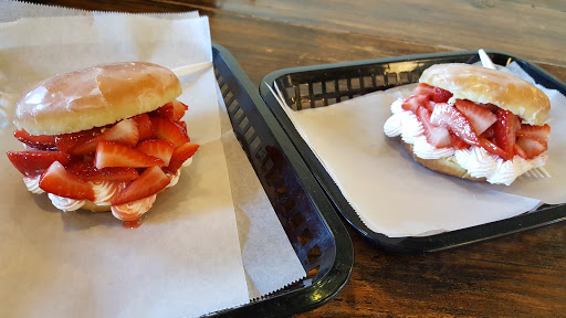 Donut Shop «Sweet Retreat Donuts», reviews and photos, 924 Pacific Coast Hwy, Long Beach, CA 90806, USA