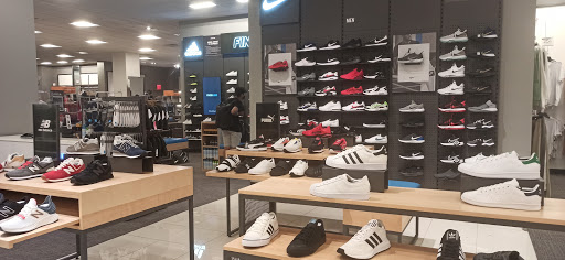 Finish Line, 422 Fulton St, Brooklyn, NY 11201, USA, 